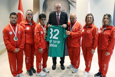 Cumhurbaşkanı Erdoğan, Türkiye Özel Sporcular Spor Federasyonu temsilcilerini kabul etti