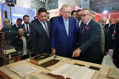 Cumhurbaşkanı Erdoğan’dan 'kitap' vurgusu... “Bizi köklerimize bağlayan en güçlü damar”