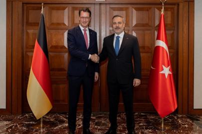 Dışişleri Bakanı Fidan, Almanya'nın Kuzey RenVestfalya Eyaleti Başbakanı ile görüştü