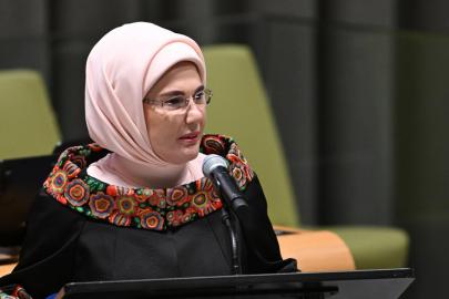 Emine Erdoğan: Birincil meselemiz kullanat kültüründen uzaklaşmak