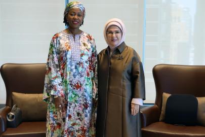 Emine Erdoğan Sierra Leone Cumhurbaşkanı'nın eşi ile görüştü