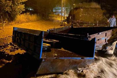 Erzincan’da sağanak yağış Saraycık köyünde taşkına neden oldu