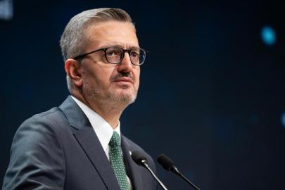 İletişim Başkanı Duran: Gençlerimizi sanal tacirlerin dünyasında savunmasız bırakmayacağız