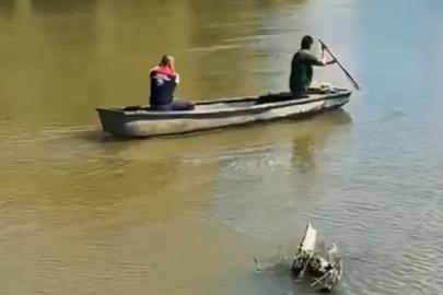 Kaçak av düzenekleri sudan toplanıp imha edildi