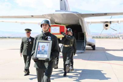 Kalp krizi geçirerek şehit olan Uzman Çavuş Sevim’in naaşı Elazığ’a getirildi