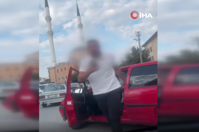 Kendisine korna çalanları ölümle tehdit etti