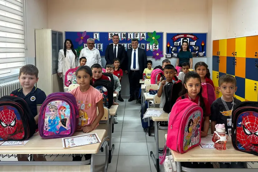 Lalapaşa’da minik öğrencilere okul desteği