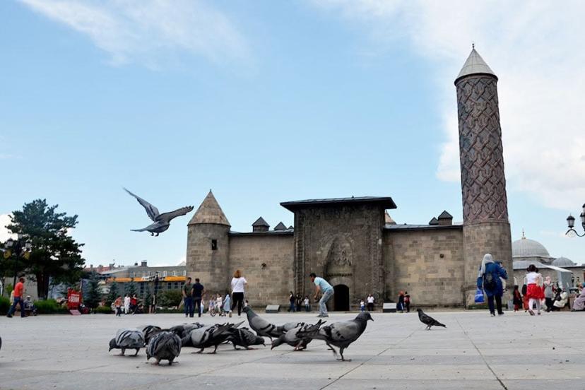 Meteoroloji uyardı: Erzurum ve çevre illerde sağanak yağış bekleniyor