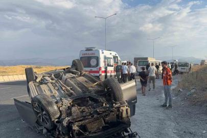 Tatvan’da zincirleme trafik kazası: 1 yaralı