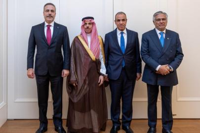 TürkiyeMısırPakistanSuudi Arabistan Dışişleri Bakanları Toplantısı düzenlendi