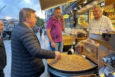 Vali Aydoğdu vatandaş ve esnafla bir araya geldi