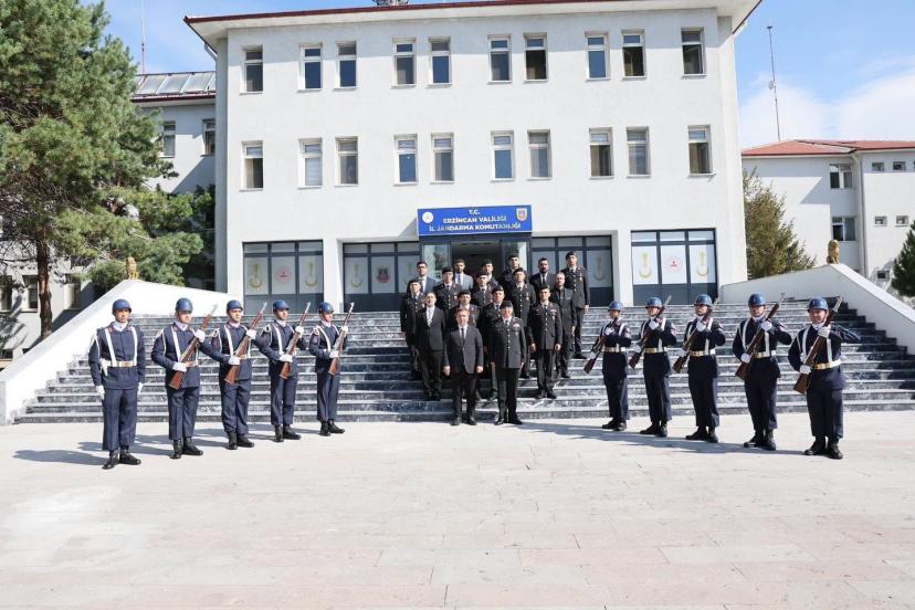 Vali Aydoğdu’dan İl Jandarma Komutanı Altundarak’a iade-i ziyaret