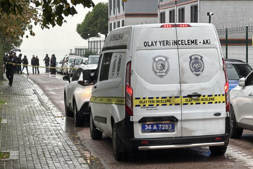 Avcılar'da okul önünde trafik kavgası: Bekçi, kendisine saldıran veliyi ayağından vurdu
