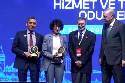 Aziz Sancar Bilim Ödülü Özlem Türeci ve Uğur Şahin'e verildi
