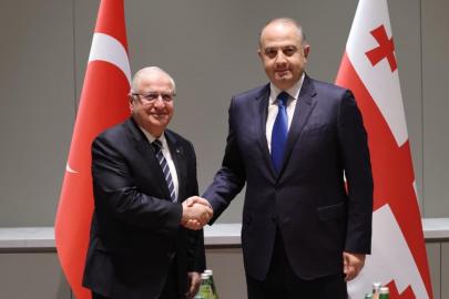 Bakan Güler, Gürcistan Başbakan Yardımcısı ve Savunma Bakanı Chikovani ile görüştü