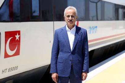 Bakan Uraloğlu: 2 yılda 14 Milli Hızlı Tren seti üretmeyi hedefliyoruz