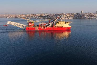 Bakan Uraloğlu'ndan İstanbul Boğazı'ndan geçen gemiye ilişkin paylaşım