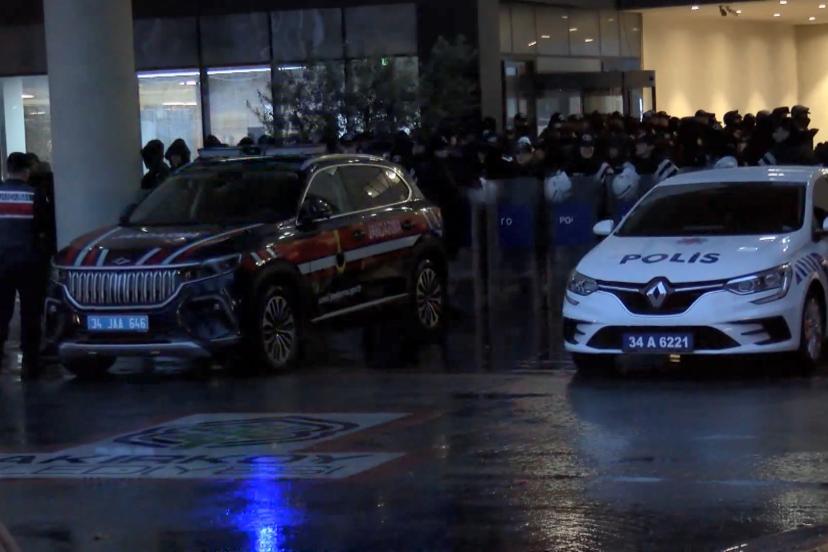 Bakırköy Belediyesi'ne operasyon. 61 şüpheli adliyede