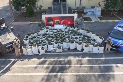 Diyarbakır'da 2 ton 200 kilogram esrar ele geçirildi