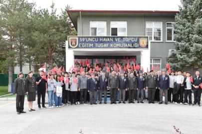 Erzincan Fen Lisesi öğrencileri Mehmetçiklerle bir araya geldi