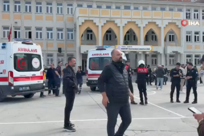 Esenyurt'taki bir lisede bıçaklı kavga