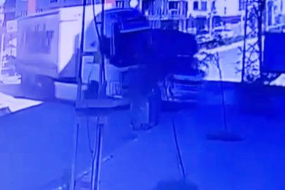 Iğdır’da tırın hafif ticari aracı takip edip çarptığı anlar kamerada