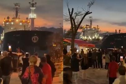İstanbul Boğazı'nda gemi arızası. Kıyıya metreler kala durabildi