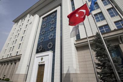 İzmir Büyükşehir Belediye Başkanı Tugay AK Parti'ye geçiyor