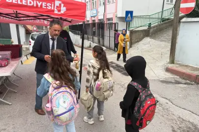 İzmit'te Beslenme Saati üç okulda daha sürüyor
