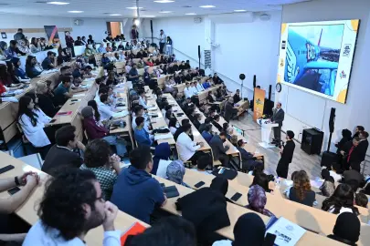 Konya'da Başkan Altay, tıp öğrencileriyle buluştu