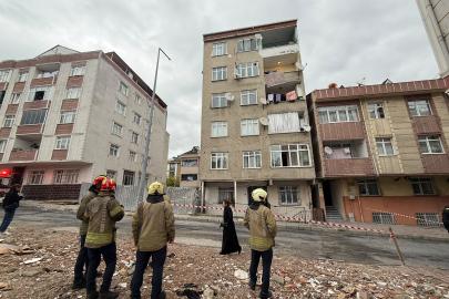 Küçükçekmece’de 7 katlı bina tahliye edildi. Çatlama sesleri geldi