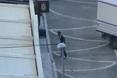 Kuyumcuya kurşun yağdırdı, kaçmak için kadının aracını gasp etti
