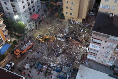 Maltepe'de kısmen çöken binanın bilirkişi ön raporu TRT Haber'de