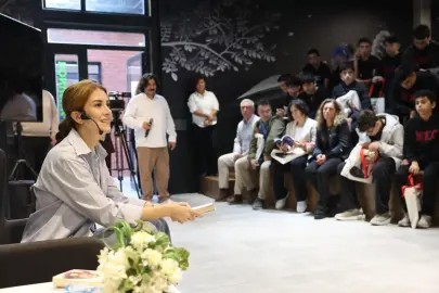 Oyuncu Elit Andaç Çam Nilüfer’de gençler ve işçilerle buluştu