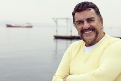 Şarkıcı Alpay hayatını kaybetti