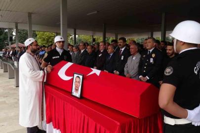 Tekne kazası kurbanı polis memuru Orhan Gazi Yetiş Malatya’da son yolculuğuna uğurlandı