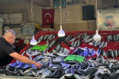 Tezgahlar bereketli. Fiyatı düştü, yüzler güldü