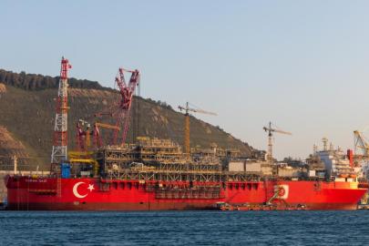 Türkiye'nin ilk yüzer üretim platformu Mavi Vatan'a açılıyor