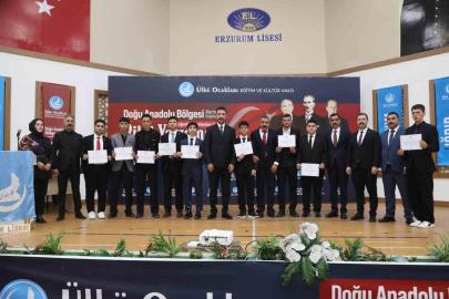 Ülkü Ocakları Doğu Anadolu bilgi yarışması finali Erzurum’da yapıldı