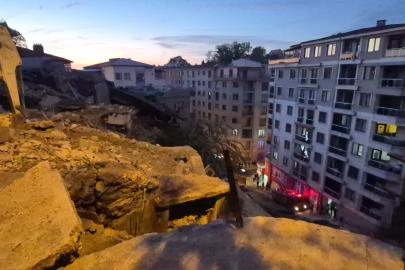 Zonguldak'ta 3 katlı bina çöktü: Enkaz altındaki 1 kişiyi kurtarma çalışmaları sürüyor